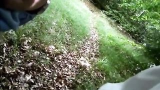 Wichsen und Lutschen im Wald