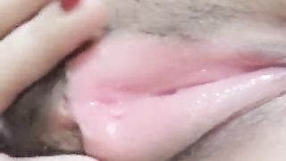 2018 极品美女小野模丫头宾馆大尺度私拍阴毛浓密