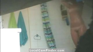 Camera escondida novinha no banheiro