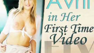 MILF tesing in public