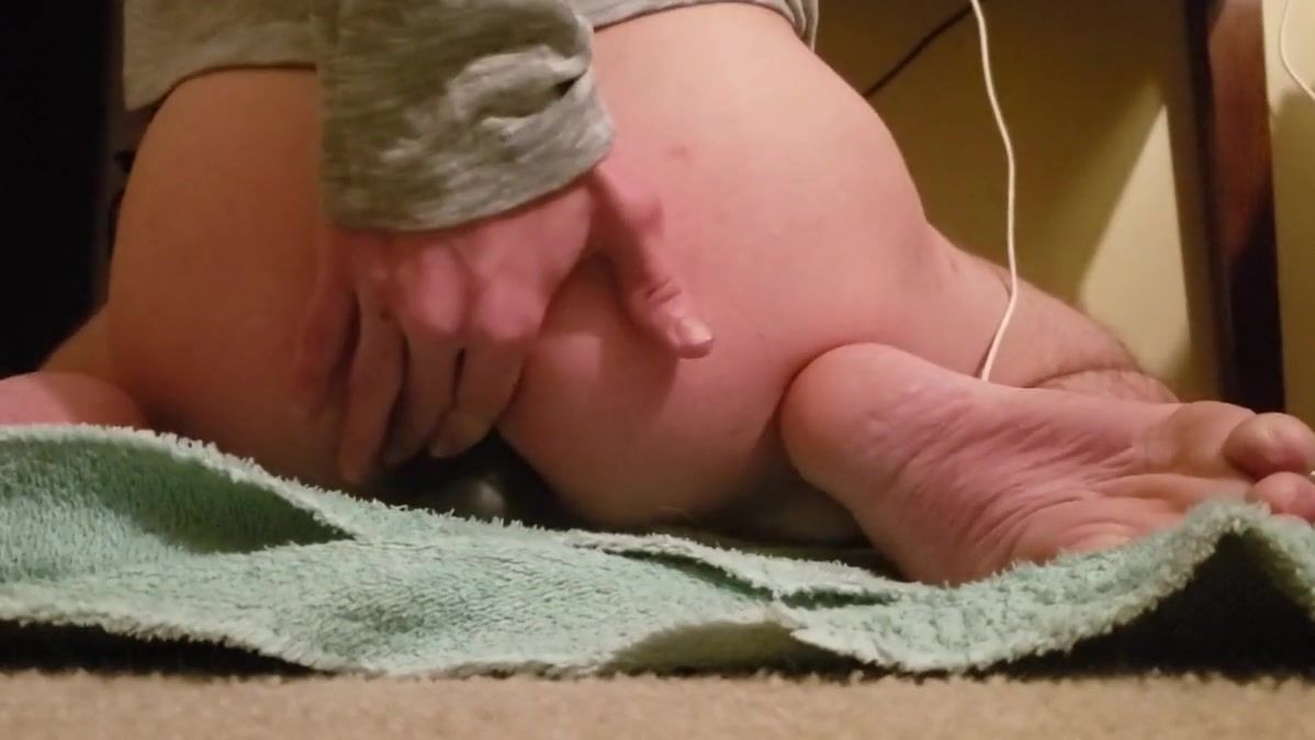 Playing with my bad dragon Bumblehooves for the first time