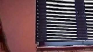 Sunny verpasst ihrem Freund einen sehr dicken Cumshot