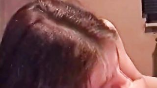 Sunny verpasst ihrem Freund einen sehr dicken Cumshot