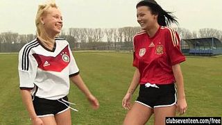 Teen lesbians fuck outdoors