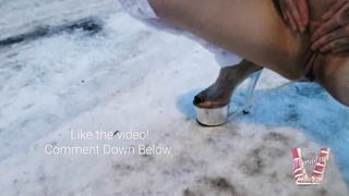 I HAVE TO PEE ! ! ! ! [ she just has to get it Out! Vibrator in Public ]