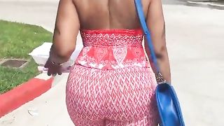 Nice Curved Black Ass Shaking