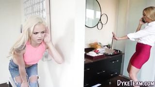 Lez mistress strapon bang