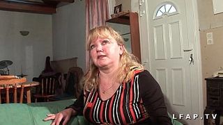 Petite grosse mature sodomisee et fistee par son mari