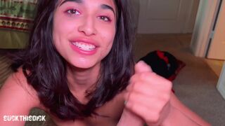 Sexy Latina deepthroats and swallows a load of jizz