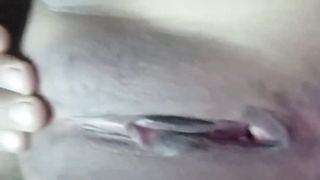 Desi Village Bhabi chut se khealty Hui pussy fingering