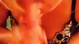 Weil meine Frau das nicht mag, eben mit der geilen Bekannten