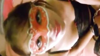 Petite pipe avec ejac faciale