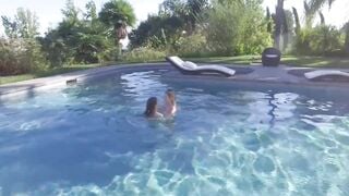 Tight YouTube Influencer masturbates solo public near pool