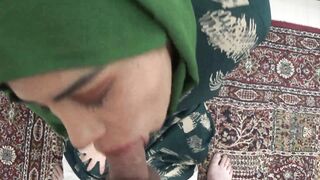 Arab Egyptian Wife Fucking Her Stepson While Her Husband Is Outside - زوجة مصرية