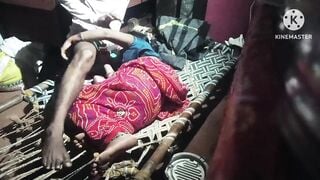 Hot sexy padosan bhabhi ke sath raat main romance hindi audeo