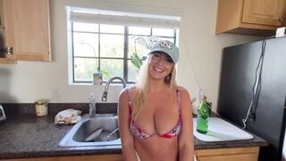 Cheating on my Wife with the Young Hot Neighbor