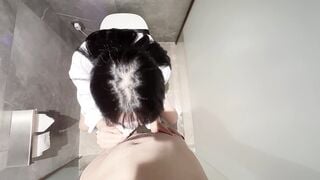 羞耻系列第一部，在公共卫生间极度高跟诱惑大胆露出性爱！完整版请关注我的fansly或推特进电报群哦！