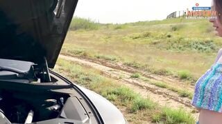 Hot mom (stepmom) fucks in the car with her son's classmate