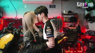 Biker girl gets a huge load of cum in her pink pussy - Psychoporn