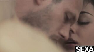 Her first time having sex is an intensely orgasmic experience