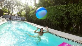 My Pussy Loves Getting Stuffed While Soaking Up The Sun