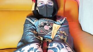 【Naimi Masturbation Series】Chinese Vampire Girl plays with Dragon Dildo - 奶咪小僵尸双穴插入自慰高潮