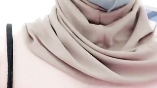 It's Delicious to Fuck With a Hyper Hijab Girl