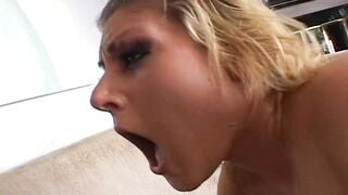 Erniedrigung der jungen Schlampe