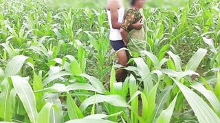 Bhabhi ko devar ka kala mota lund aaya lisand, corn field me bhabhi ki chudai outdoor Hindi audio
