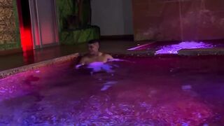 I fuck a fan for the first time! SHIT! he cums inside me.pinup