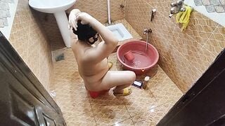 Pakistani bigass step mom in shower and help from stepson