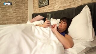 Big ass stepmom agrees to share bed with stepson - Thiago Lopez & Montse Swinger