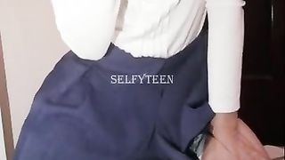 Pinay Teen Quick Pillow Humping before School