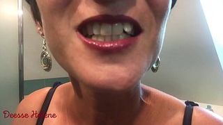 ASMR Bouche Déesse Hélène sur Vends-ta-culotte.com