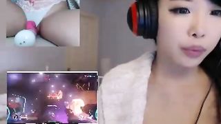 Play Overwatch while Masturbate