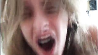 Petite cochonne francaise fistee et sodomisee