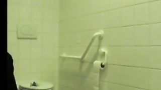 Uno rapidito en los aseos de la cafeteria