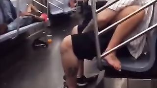 REAL NEWYORK FREAKS FUCK ON TRAIN @nevaskimp on Ig!