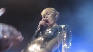 Miley Cyrus allows Fans to Touch her Pussy
