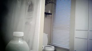 HOT TEEN SPYING BATHROOM SHOWER NAKED VOYEUR