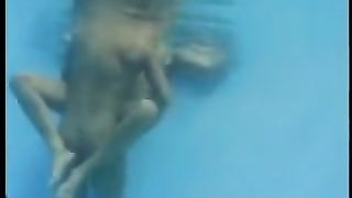 Passionate Pussy Penetration in the Pool