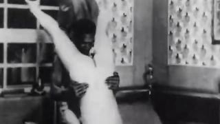 Black Driver Fucks two Ladies in Threesomes (1930s Vintage)