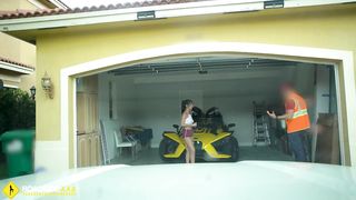 Roadside - cheating gf fucks her mechanic for cash