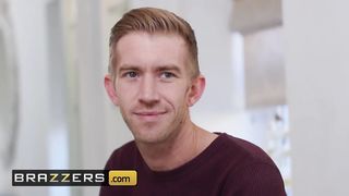 Brazzers - Kiki Minaj wants some big white cock in the shower