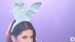 Amanda's Cerny Cumming in India